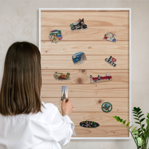 Tablero magnético de pared para imanes con marco blanco Patrón de madera