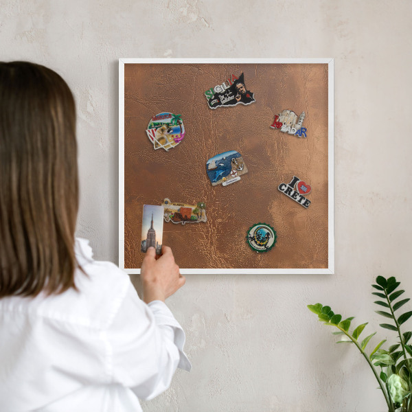 Tablero magnético de pared para imanes con marco blanco Textura marrón