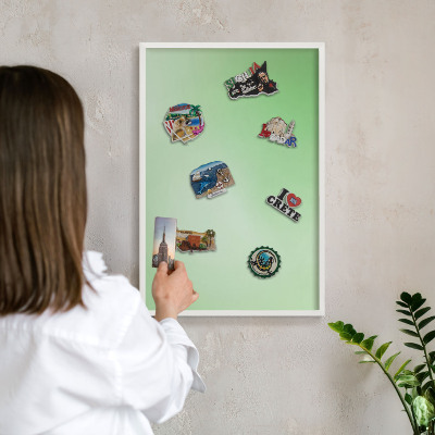 Tablero magnético metálico para souvenirs en color blanco Armonía verde