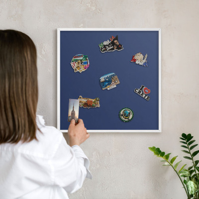 Tablero magnético de pared para imanes con marco blanco Azul marino intenso