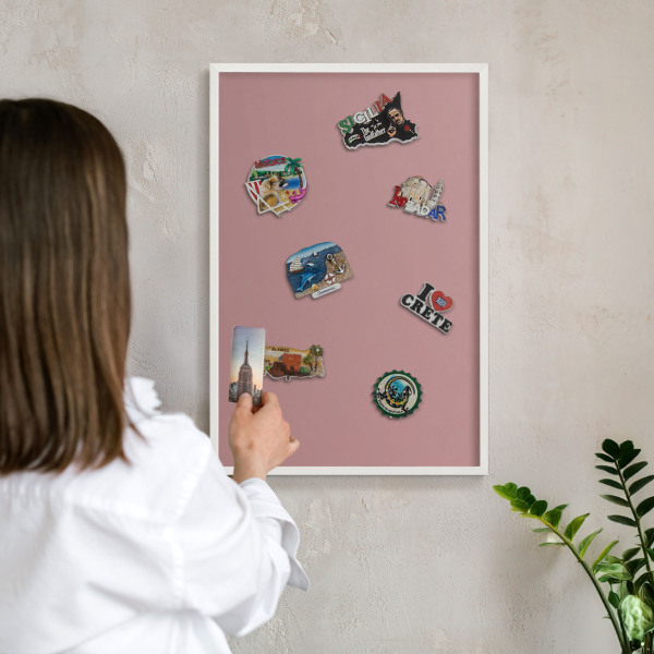 Tablero magnético de pared para imanes con marco blanco Rosa empolvado pastel