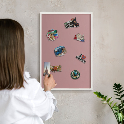 Tablero magnético de pared para imanes con marco blanco Rosa empolvado pastel