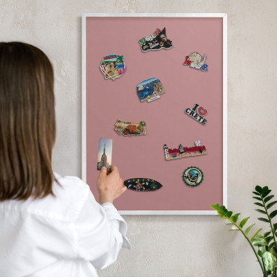 Tablero magnético de pared para imanes con marco blanco Rosa empolvado pastel