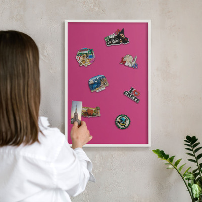 Tablero magnético metálico para souvenirs en color blanco Rosa intenso