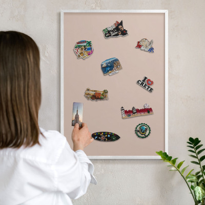 Tablero magnético de pared para imanes con marco blanco Rosa beige