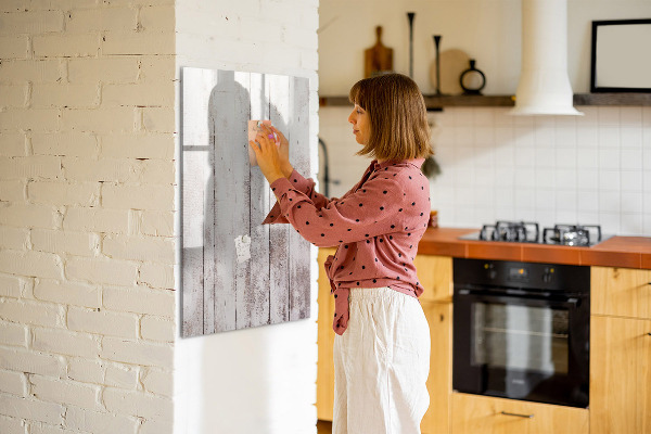 Pizarra magnética de pared con rotulador Un tablero para presentar fotos y notas.