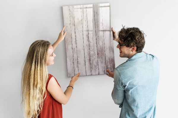 Pizarra magnética de pared con rotulador Un tablero para presentar fotos y notas.