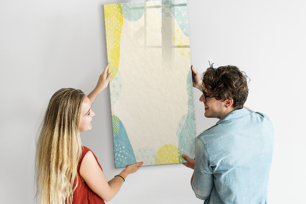 Pizarra magnética de pared con rotulador Un espacio creativo para recuerdos y fotos.