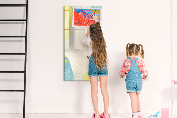 Pizarra magnética de pared con rotulador Un espacio creativo para recuerdos y fotos.