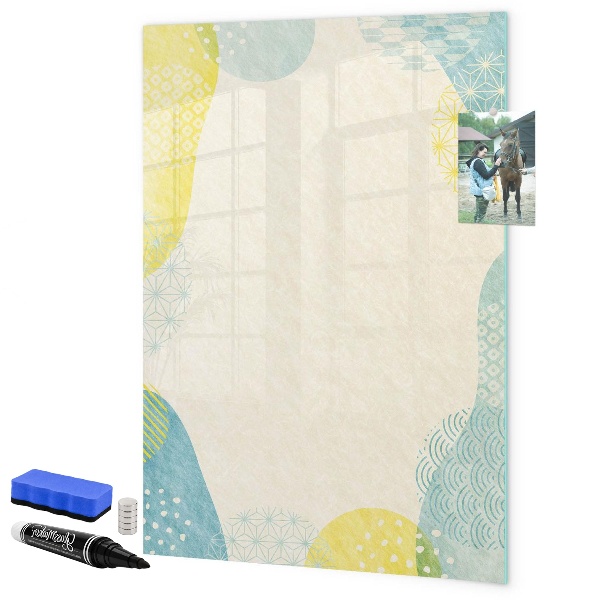 Pizarra magnética de pared con rotulador Un espacio creativo para recuerdos y fotos.