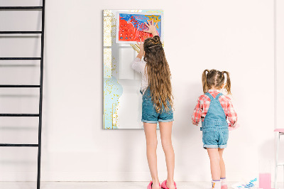 Pizarra magnética de pared con rotulador Un espacio creativo para recuerdos y notas.