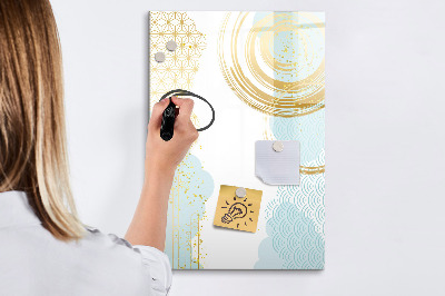 Pizarra magnética de pared con rotulador Un espacio creativo para recuerdos y notas.