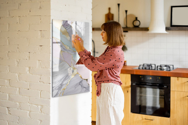 Pizarra magnética de pared con rotulador Un elegante tablero para notas y fotos.