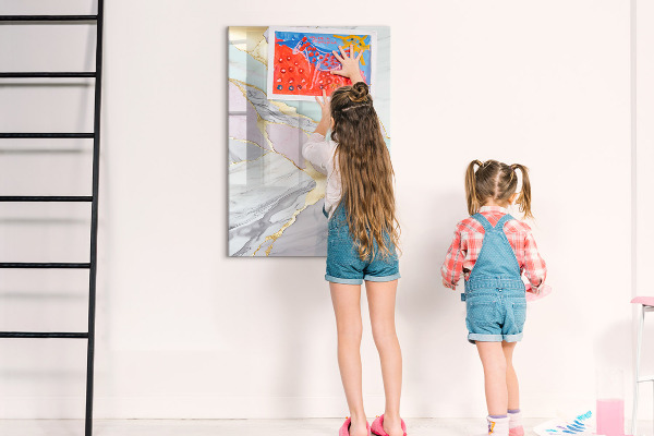 Pizarra magnética de pared con rotulador Un elegante tablero para notas y fotos.
