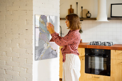 Pizarra magnética de pared con rotulador Un elegante tablero para notas y fotos.