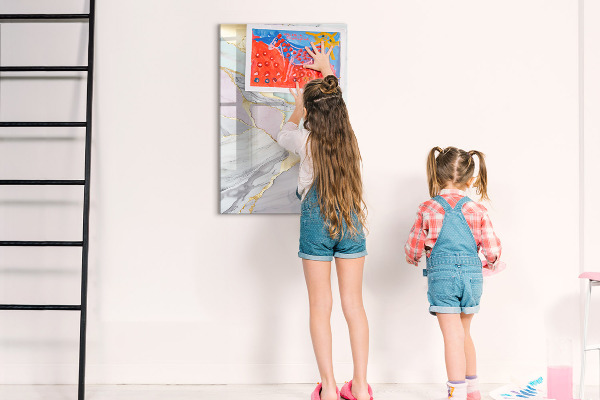 Pizarra magnética de pared con rotulador Un elegante tablero para notas y fotos.