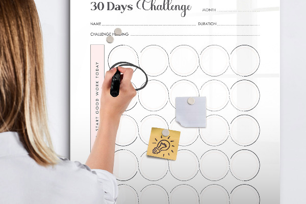 Pizarra magnética de pared con rotulador Reto fotográfico de 30 días
