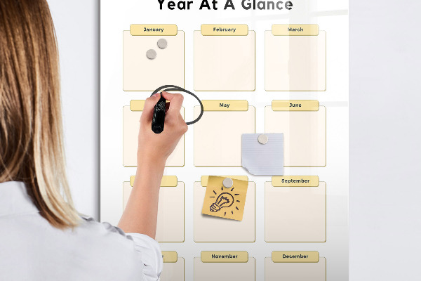 Pizarra magnética de pared con rotulador Calendario anual para personalización