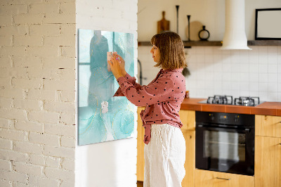 Pizarra magnética de pared con rotulador Un tablero colorido para presentar fotos