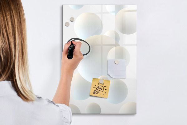 Pizarra borrable de cristal con imanes Un práctico tablero para notas y fotos.
