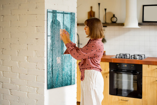 Pizarra magnética de pared con rotulador Un tablero colorido para notas y fotos.
