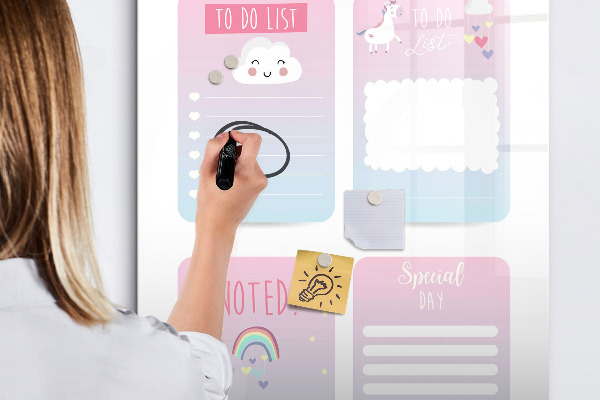 Pizarra magnética de pared con rotulador Planificar con alegría y creatividad.