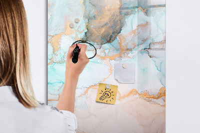 Pizarra magnética de pared con rotulador Un tablero colorido para presentar fotos