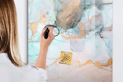 Pizarra magnética de pared con rotulador Un tablero colorido para presentar fotos