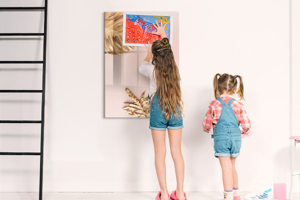 Pizarra magnética de pared con rotulador Un elegante tablero para notas y fotos.