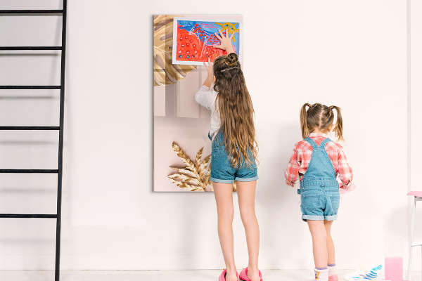 Pizarra magnética de pared con rotulador Un elegante tablero para notas y fotos.