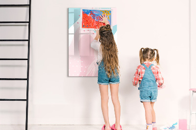 Pizarra magnética de pared con rotulador Un tablero colorido para fotos y notas.