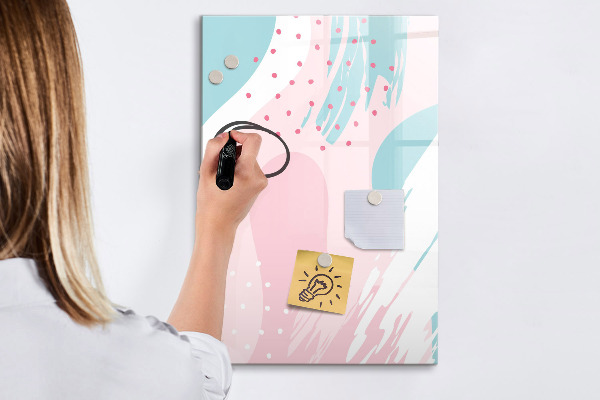Pizarra magnética de pared con rotulador Un tablero colorido para fotos y notas.