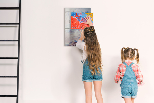 Pizarra magnética de pared con rotulador Un espacio creativo para recuerdos y notas.