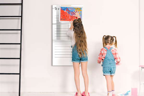 Pizarra magnética de pared con rotulador Una lista de tareas con un toque creativo.