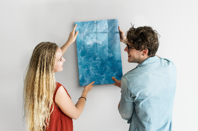 Pizarra magnética de pared con rotulador Un tablero colorido para notas y fotos.