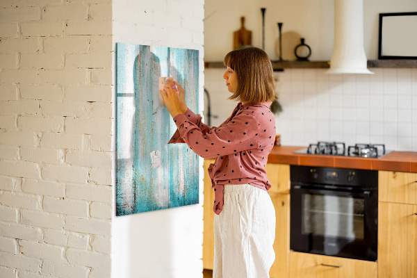 Pizarra magnética de pared con rotulador Un tablero colorido para fotos y notas.