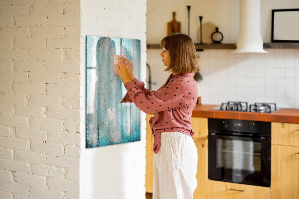 Pizarra magnética de pared con rotulador Un tablero colorido para fotos y notas.