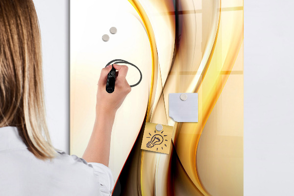 Pizarra magnética de pared con rotulador Un tablero colorido para notas y fotos.