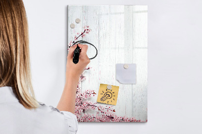 Pizarra magnética de pared con rotulador Un espacio creativo para fotos y notas.