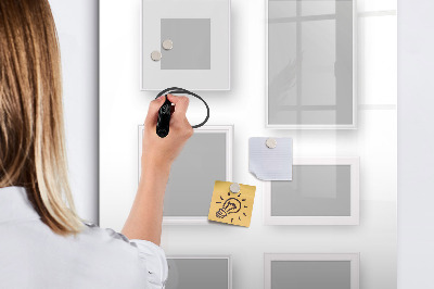 Pizarra borrable de cristal con imanes Un espacio creativo para fotos y notas.