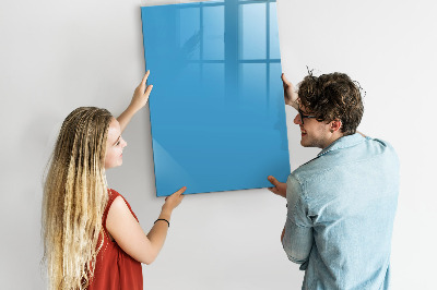 Pizarra magnética de pared con rotulador Un tablero colorido para notas y fotos.