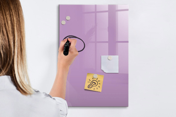 Pizarra magnética de pared con rotulador Un tablero colorido para notas y fotos.