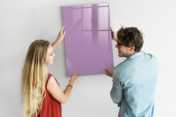 Pizarra magnética de pared con rotulador Un tablero colorido para notas y fotos.