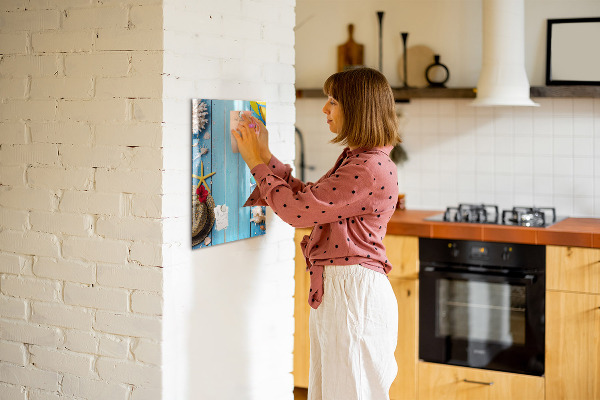 Pizarra borrable de cristal con imanes Recuerdos de verano sobre un fondo azul