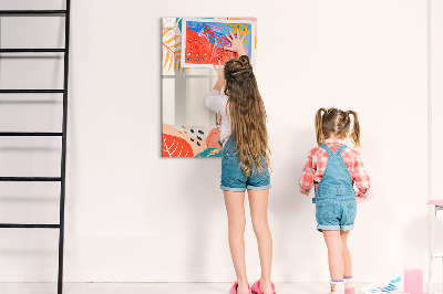 Pizarra magnética de pared con rotulador Un tablero colorido para notas y fotos.