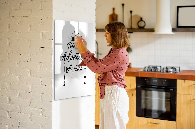 Pizarra magnética de pared con rotulador Un espacio creativo para recuerdos y fotos.