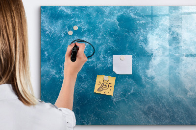 Pizarra magnética de pared con rotulador Un tablero colorido para notas y fotos.