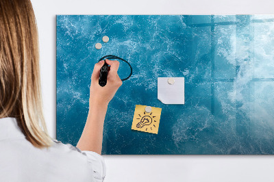 Pizarra magnética de pared con rotulador Un tablero colorido para notas y fotos.