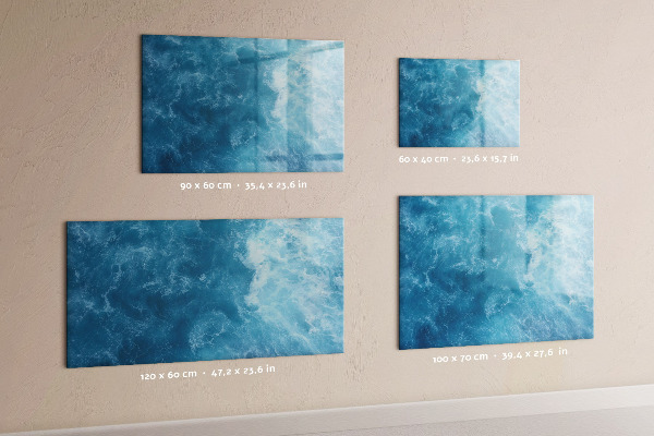 Pizarra magnética de pared con rotulador Un tablero colorido para notas y fotos.
