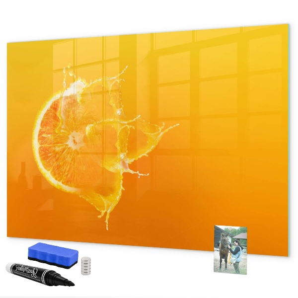 Pizarra magnética de pared con rotulador Un tablero colorido para notas y fotos.